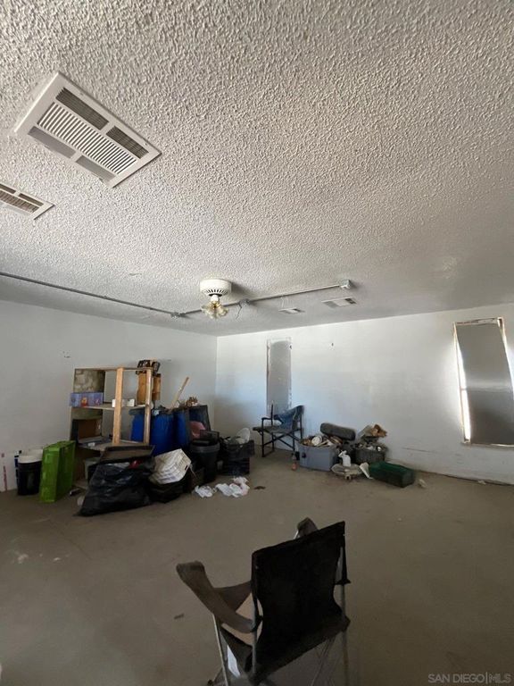 Image 34 of property listing at 1055 Calle De Amistad, El Mirage, CA 92301