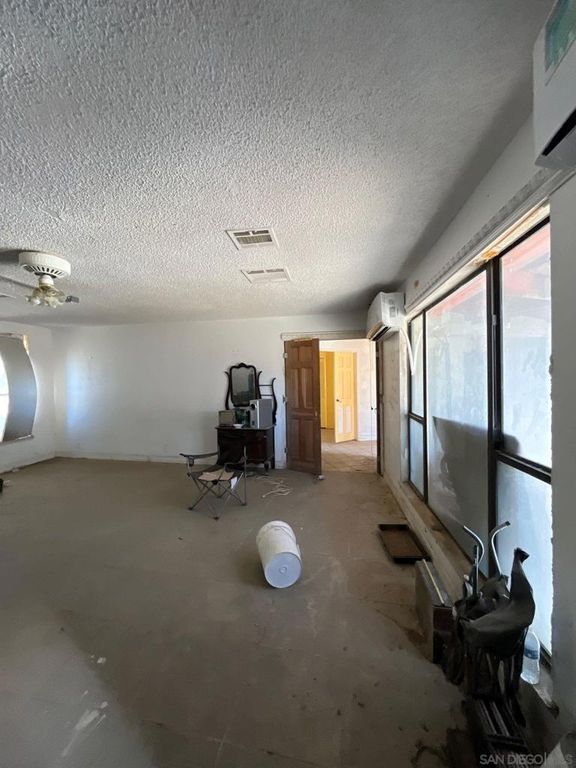 Image 42 of property listing at 1055 Calle De Amistad, El Mirage, CA 92301