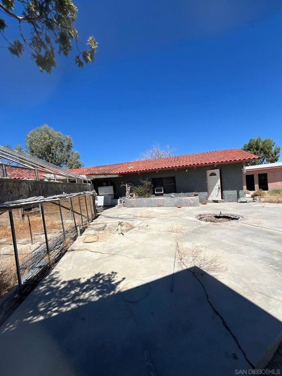 Image 62 of property listing at 1055 Calle De Amistad, El Mirage, CA 92301