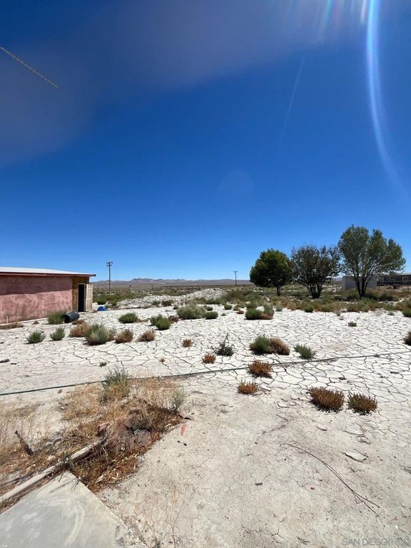 Image 65 of property listing at 1055 Calle De Amistad, El Mirage, CA 92301