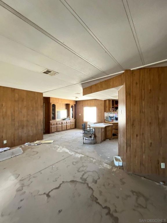 Image 68 of property listing at 1055 Calle De Amistad, El Mirage, CA 92301