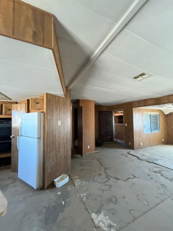 Image 72 of property listing at 1055 Calle De Amistad, El Mirage, CA 92301