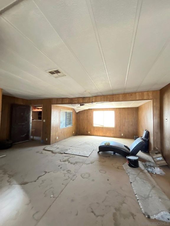 Image 73 of property listing at 1055 Calle De Amistad, El Mirage, CA 92301
