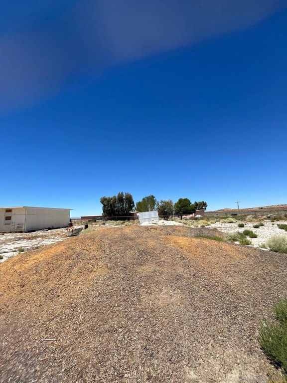 Image 74 of property listing at 1055 Calle De Amistad, El Mirage, CA 92301