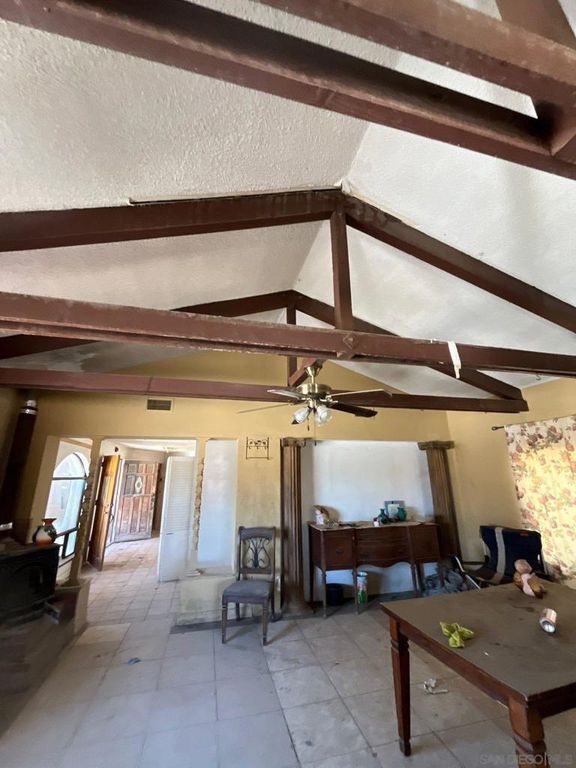 Image 8 of property listing at 1055 Calle De Amistad, El Mirage, CA 92301