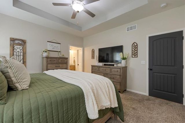 1203 SW Burns Circle, Oak Grove, MO 64075