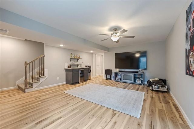 1203 SW Burns Circle, Oak Grove, MO 64075