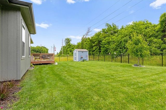 1203 SW Burns Circle, Oak Grove, MO 64075