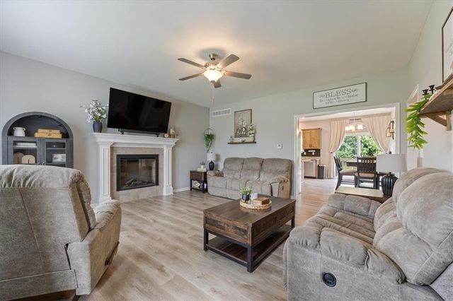 1203 SW Burns Circle, Oak Grove, MO 64075