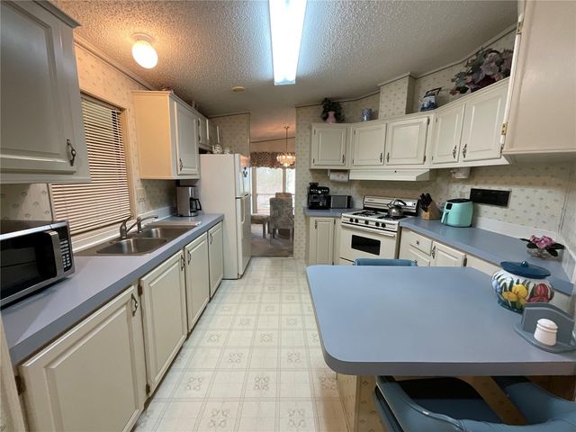 2607 UNIVERSAL DRIVE, Ruskin, FL 33570