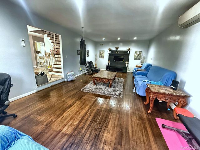 25 Lisa Drive, Dix Hills, NY 11746