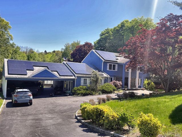 25 Lisa Drive, Dix Hills, NY 11746