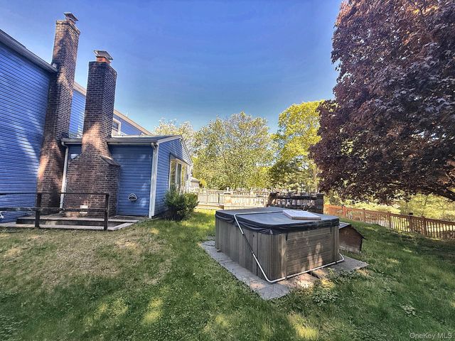 25 Lisa Drive, Dix Hills, NY 11746