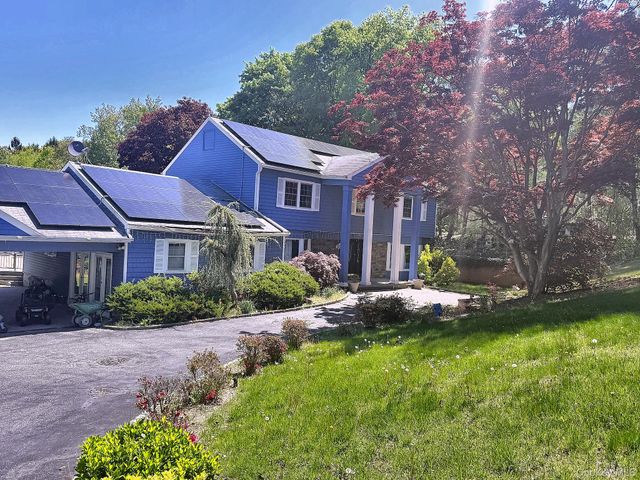 25 Lisa Drive, Dix Hills, NY 11746