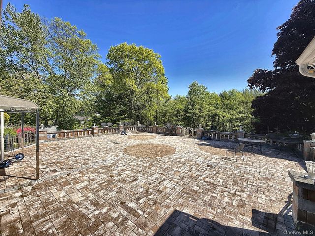 25 Lisa Drive, Dix Hills, NY 11746