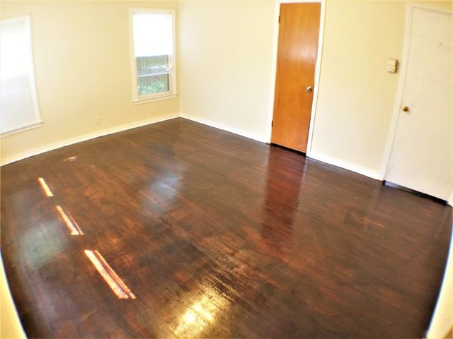 2113 Haltom Road, Haltom City, TX 76117