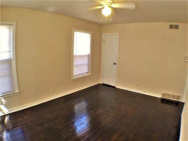 2113 Haltom Road, Haltom City, TX 76117
