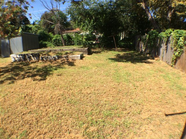 2113 Haltom Road, Haltom City, TX 76117
