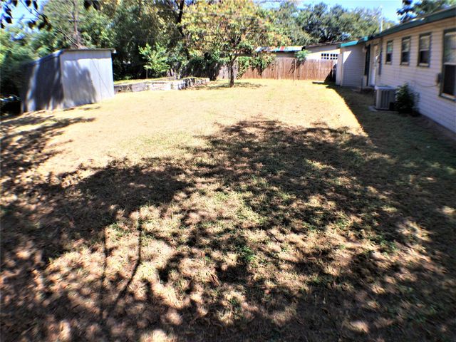 2113 Haltom Road, Haltom City, TX 76117