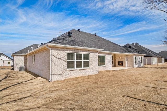 1311 Greyback Lane, Centerton, AR 72719