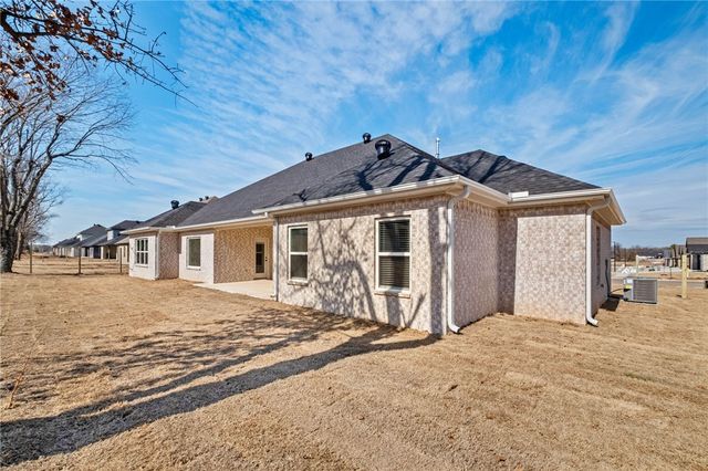 1311 Greyback Lane, Centerton, AR 72719