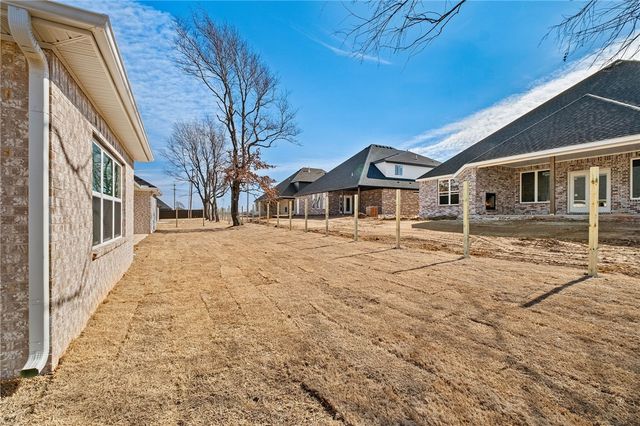 1311 Greyback Lane, Centerton, AR 72719