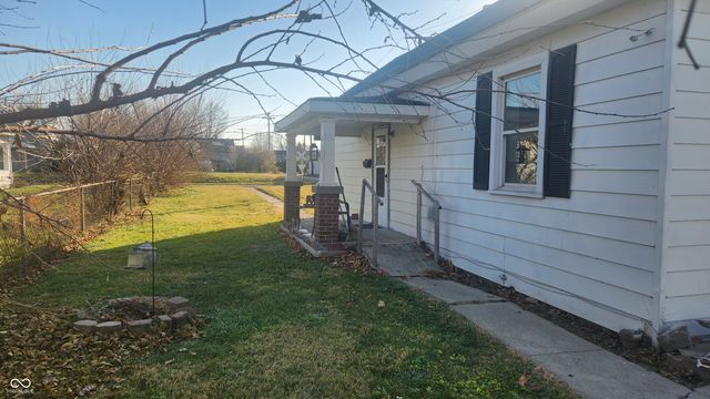 1332 S C Street, Elwood, IN 46036