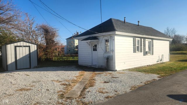 1332 S C Street, Elwood, IN 46036