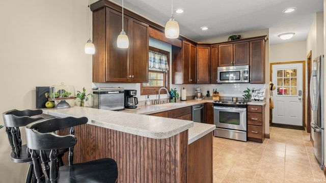 3815 Leatherwood Rd, Bedford, IN 47421