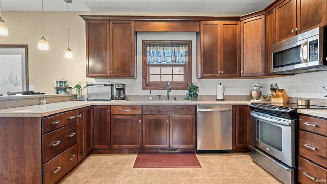 3815 Leatherwood Rd, Bedford, IN 47421