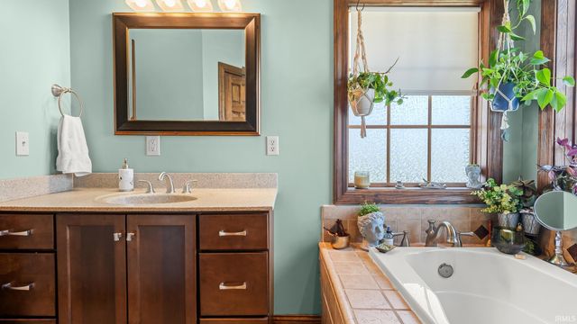 3815 Leatherwood Rd, Bedford, IN 47421