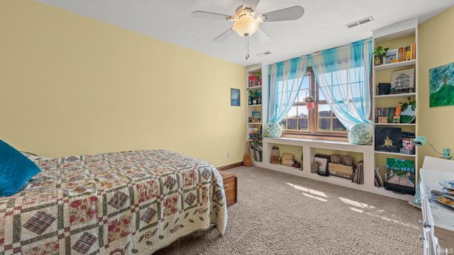 3815 Leatherwood Rd, Bedford, IN 47421