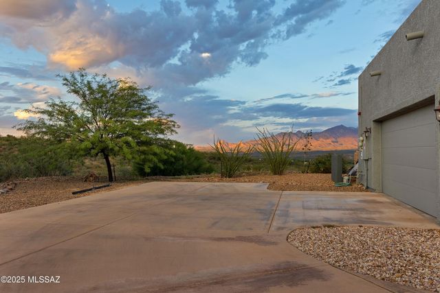 27 Tierra Libre Court, Tubac, AZ 85646