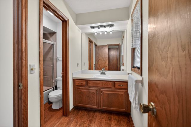 4718 71st Street, Urbandale, IA 50322