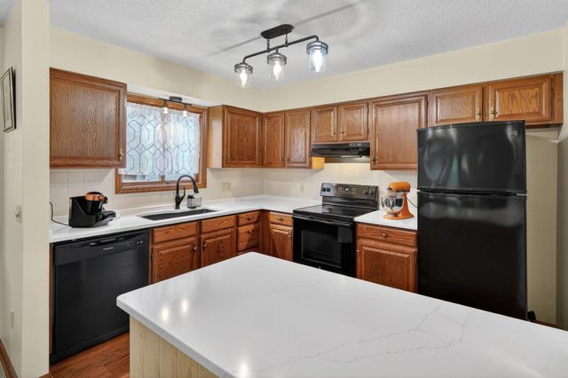 4718 71st Street, Urbandale, IA 50322