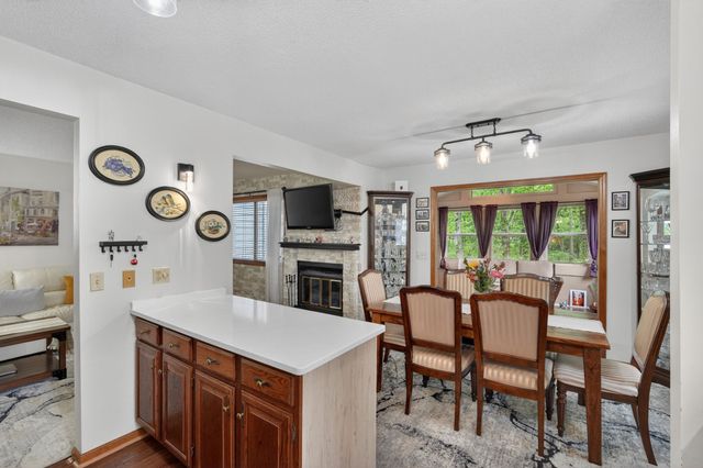 4718 71st Street, Urbandale, IA 50322
