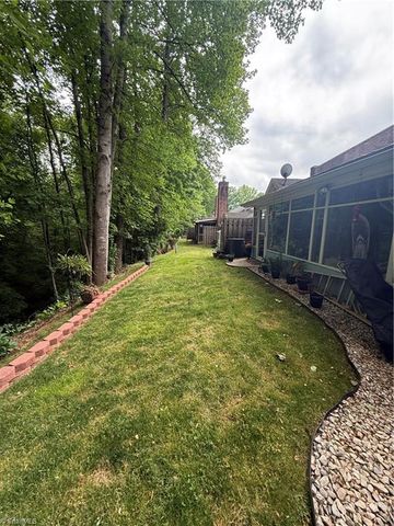765 Oakland Drive C, Elkin, NC 28621