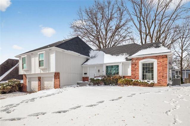 10310 Eby Street, Overland Park, KS 66212