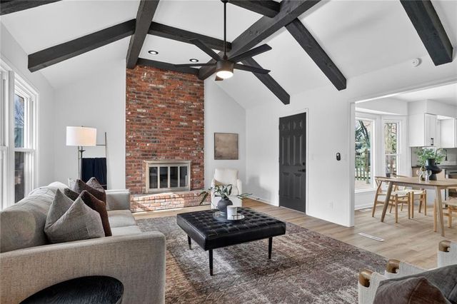 10310 Eby Street, Overland Park, KS 66212