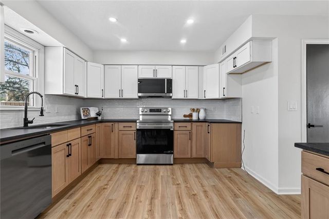 10310 Eby Street, Overland Park, KS 66212