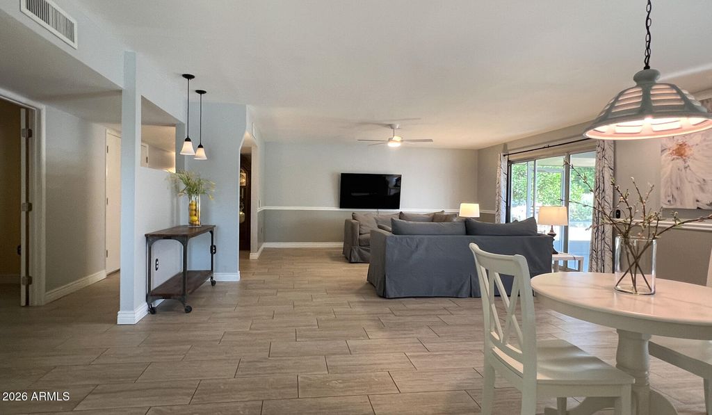 Image 10 of property listing at 12902 W CASTLE ROCK Drive, Sun City West, AZ 85375