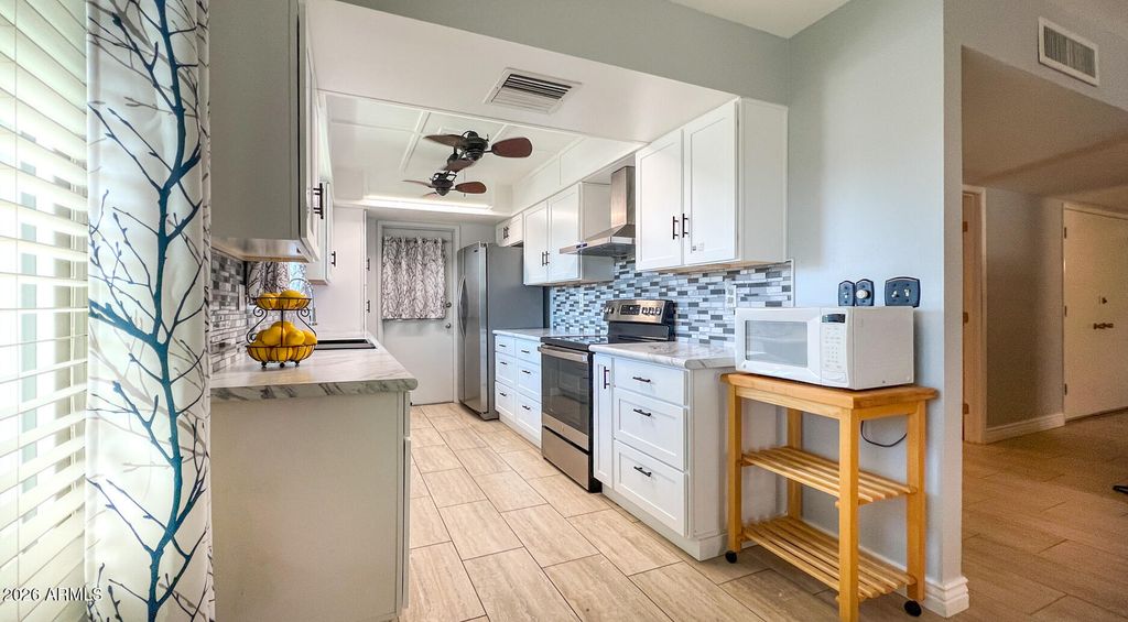 Image 17 of property listing at 12902 W CASTLE ROCK Drive, Sun City West, AZ 85375