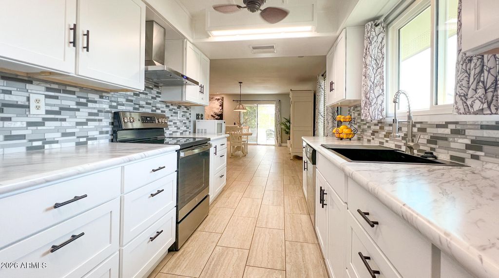 Image 21 of property listing at 12902 W CASTLE ROCK Drive, Sun City West, AZ 85375