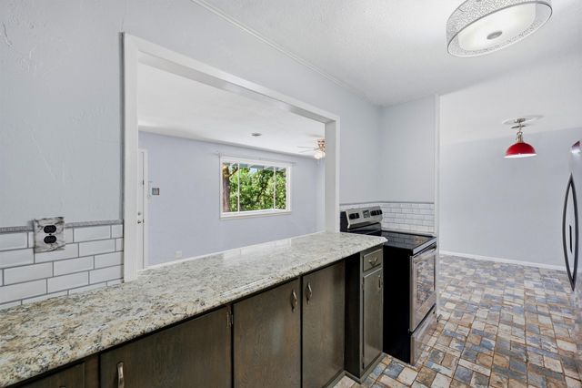101 Lakewood Lane, Pottsboro, TX 75076