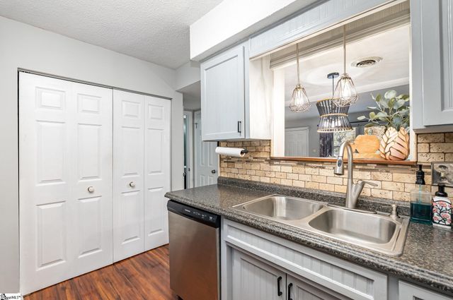 22 Hidden Springs Road, Spartanburg, SC 29302