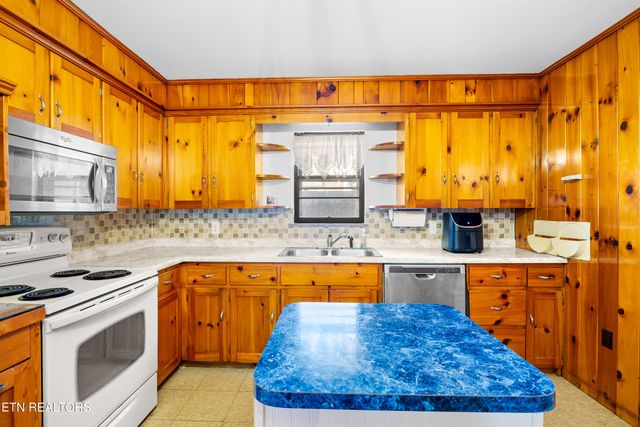 2609 Patrick Ave, Maryville, TN 37804