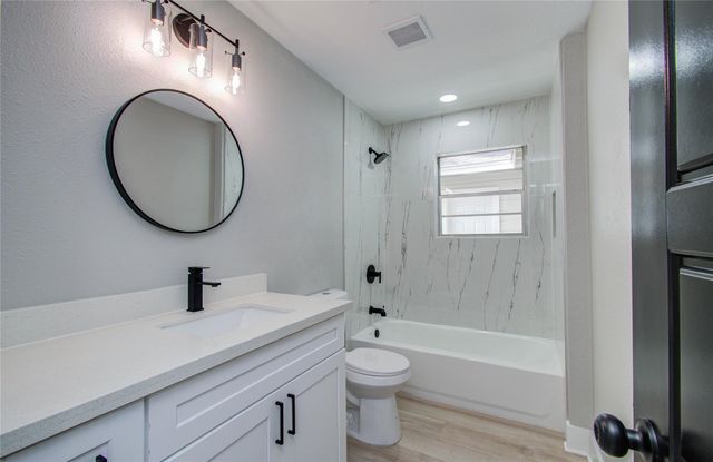 4375 W Broadway Street, Beaumont, TX 77707