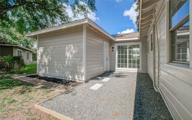 4375 W Broadway Street, Beaumont, TX 77707