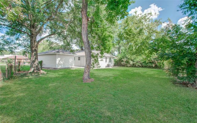 4375 W Broadway Street, Beaumont, TX 77707