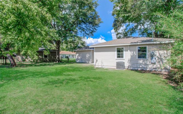 4375 W Broadway Street, Beaumont, TX 77707